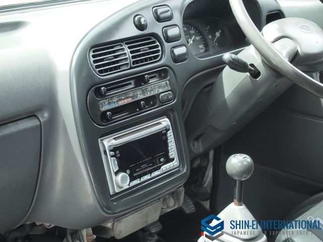 DAIHATSU HIJET truck 4WD 1998