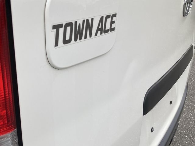 TOYOTA TOWNACE van 4WD 2018