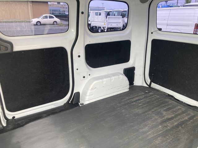 NISSAN NV200 VANETTE van 2019