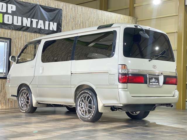 TOYOTA HIACE wagon 2000