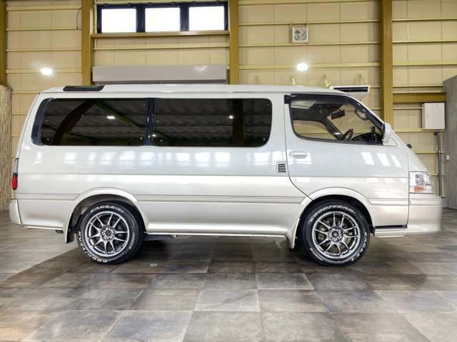 TOYOTA HIACE wagon 2000