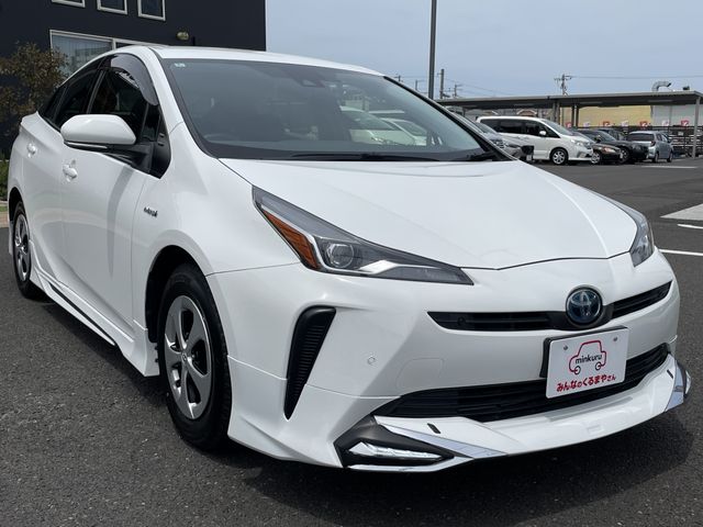 TOYOTA PRIUS 2019