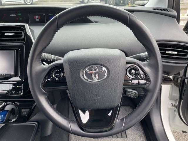 TOYOTA PRIUS 2019
