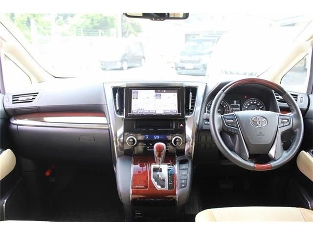 TOYOTA ALPHARD 2015