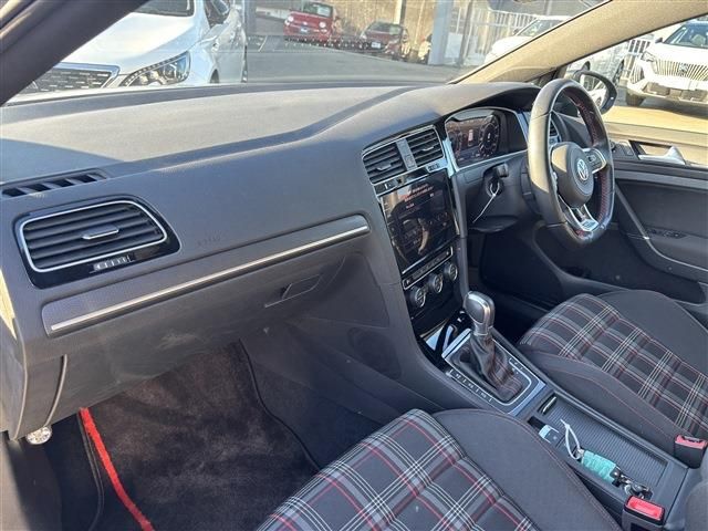 VOLKSWAGEN VOLKSWAGEN GOLF GTI 2018