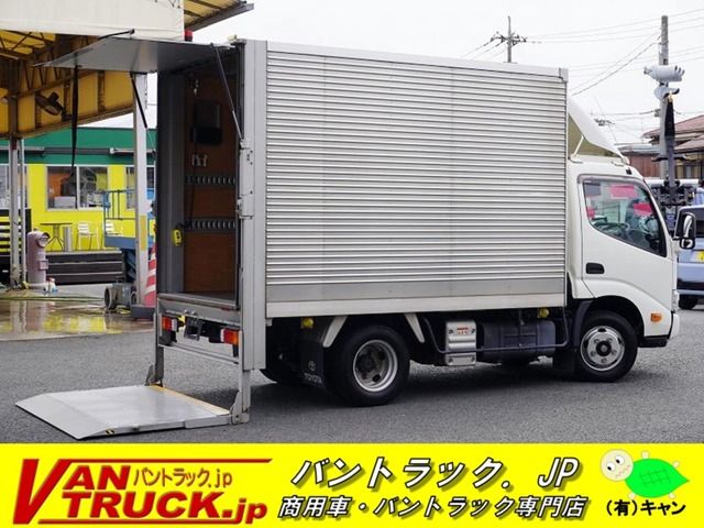 TOYOTA DYNA 2021