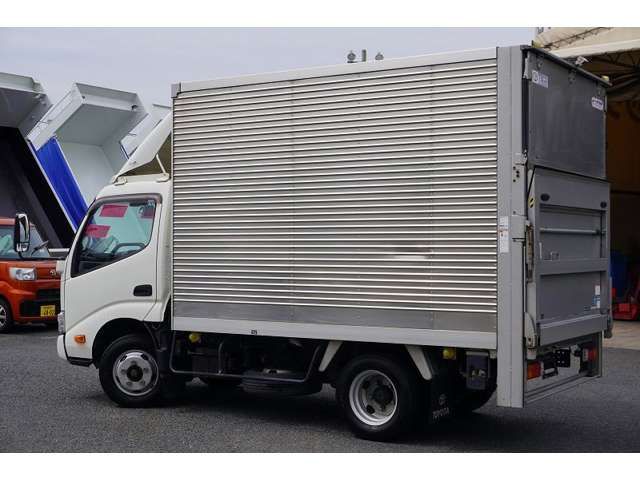 TOYOTA DYNA 2021