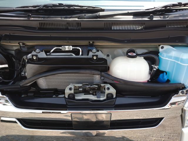 TOYOTA HIACE van 2WD 2018