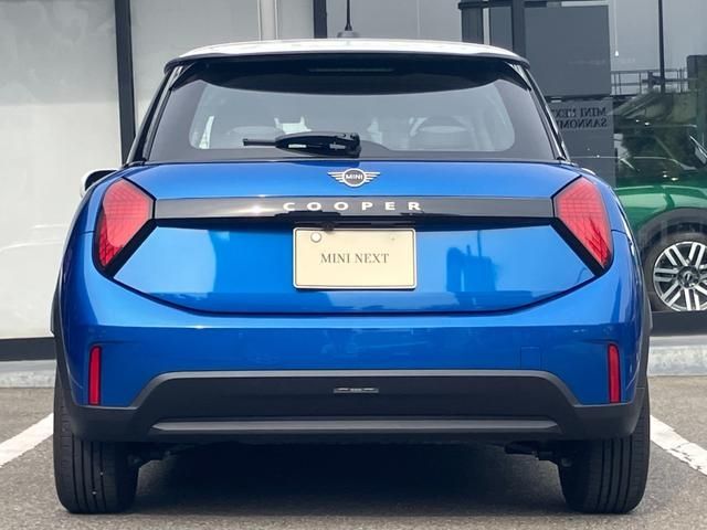 BMW MINI COOPER 2024