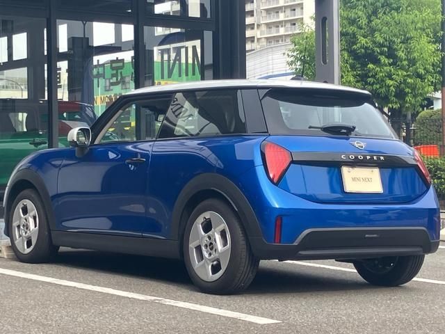 BMW MINI COOPER 2024