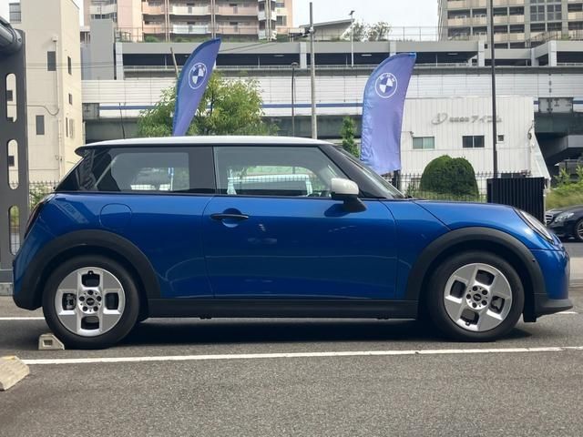 BMW MINI COOPER 2024