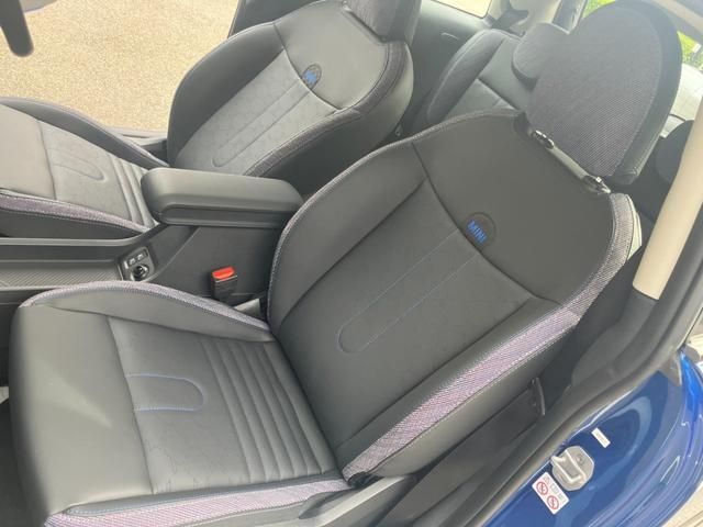 BMW MINI COOPER 2024