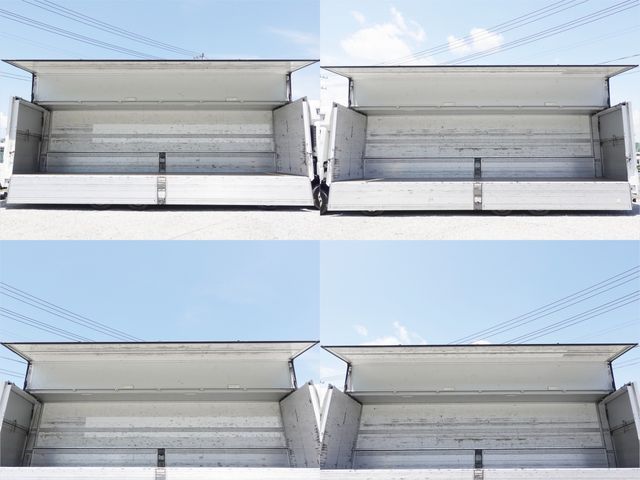 MITSUBISHI FUSOU SUPER GREAT 2015