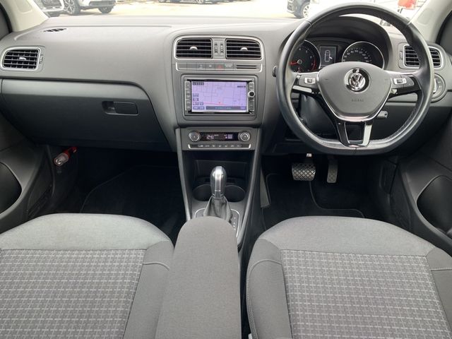 VOLKSWAGEN VOLKSWAGEN POLO 2016