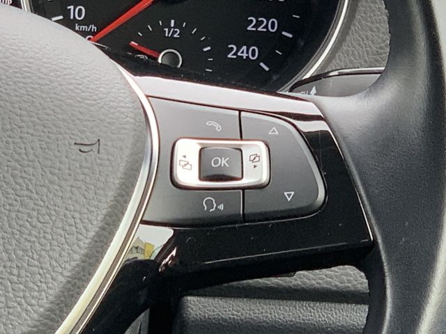 VOLKSWAGEN VOLKSWAGEN POLO 2016