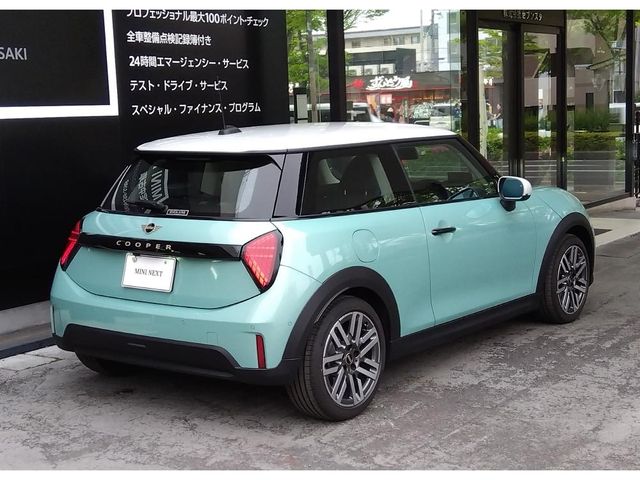 BMW MINI COOPER 2024