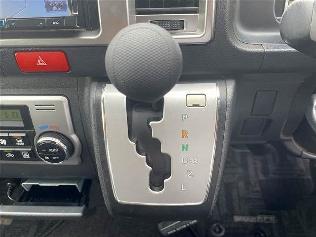 TOYOTA HIACE van 4WD 2014