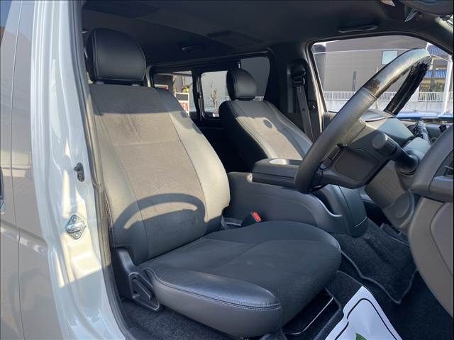 TOYOTA HIACE van 2WD 2022