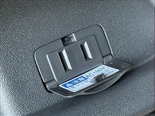 TOYOTA HIACE van 4WD 2025