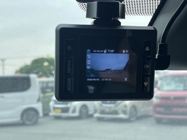 TOYOTA PRIUS 4WD 2023