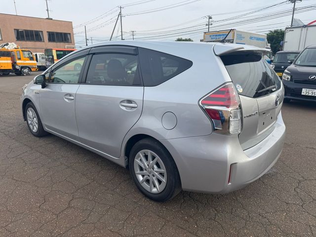 TOYOTA PRIUS Alpha 2020