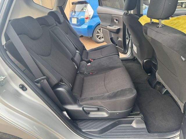 TOYOTA PRIUS Alpha 2020