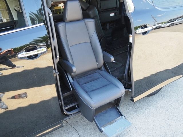 TOYOTA ALPHARD hybrid 4WD 2020