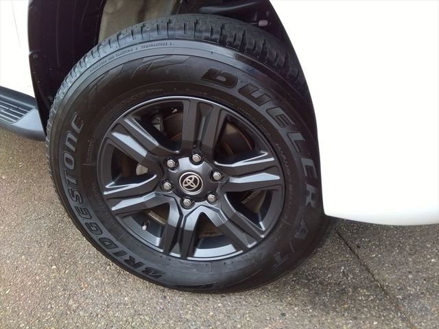 TOYOTA HILUX 4WD 2021