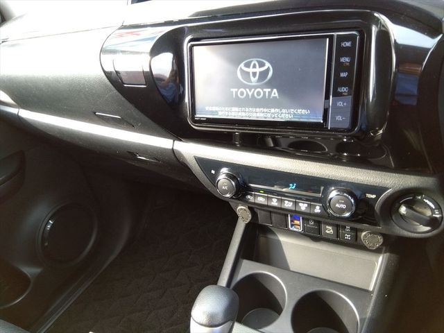 TOYOTA HILUX 4WD 2021