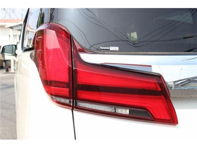 TOYOTA ALPHARD hybrid 4WD 2019