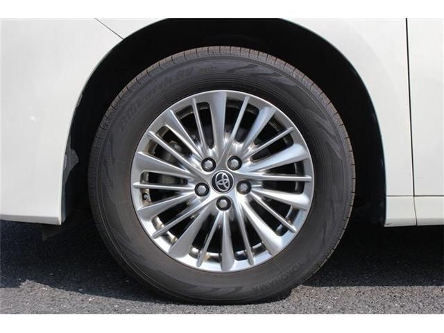 TOYOTA ALPHARD hybrid 4WD 2019