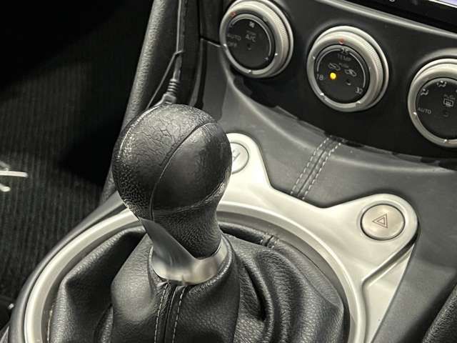 NISSAN FAIRLADY Z 2011