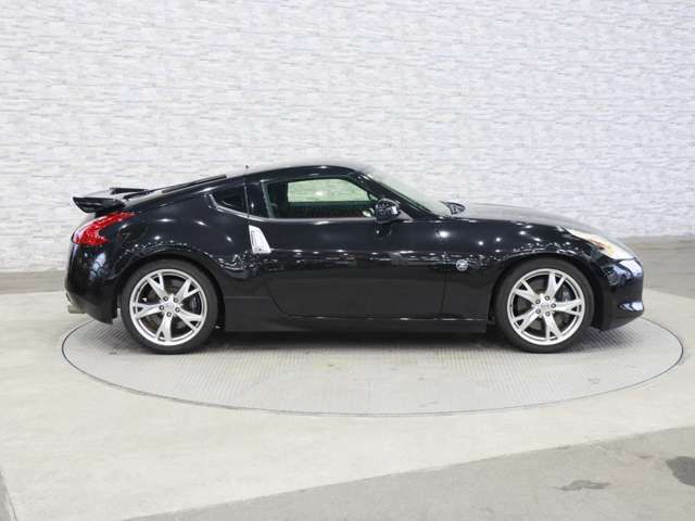 NISSAN FAIRLADY Z 2011