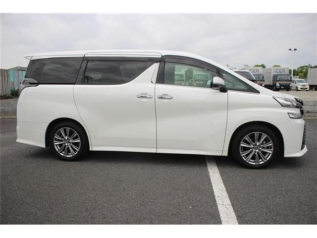 TOYOTA VELLFIRE 2017