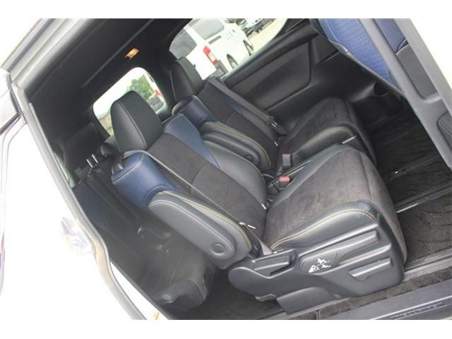 TOYOTA VELLFIRE 2017