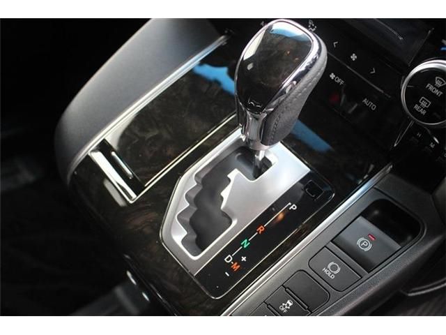 TOYOTA VELLFIRE 2017