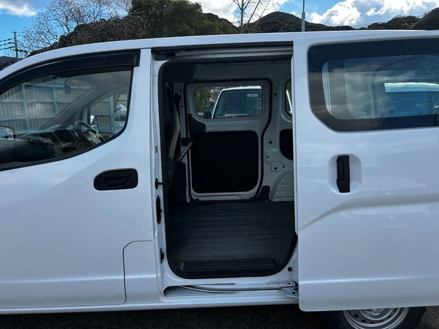 NISSAN NV200 VANETTE van 2018