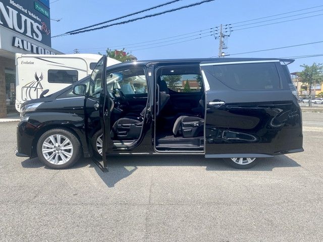 TOYOTA VELLFIRE 2015