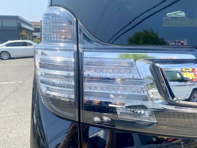 TOYOTA VELLFIRE 2015