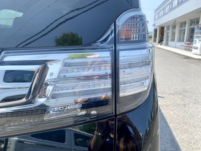 TOYOTA VELLFIRE 2015