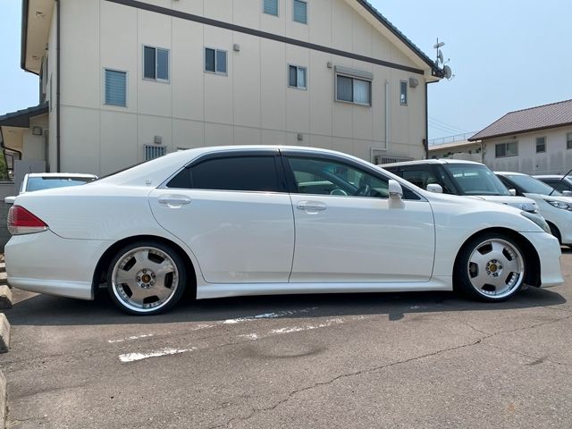 TOYOTA CROWN sedan 2012