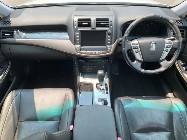 TOYOTA CROWN sedan 2012