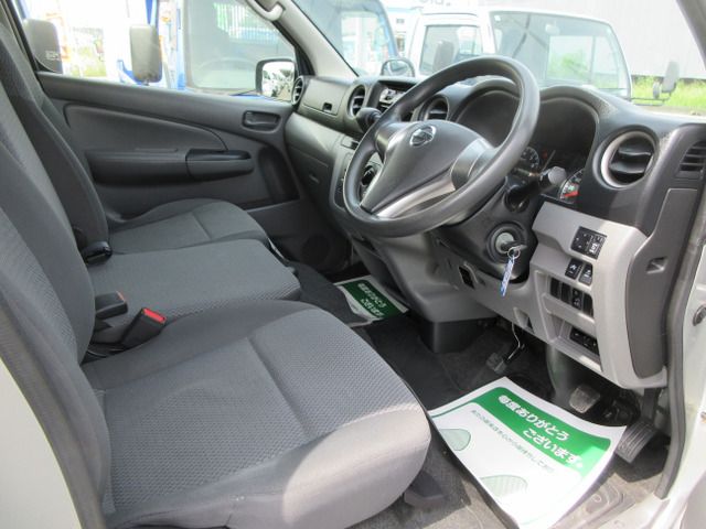 NISSAN NV350 CARAVAN 2020