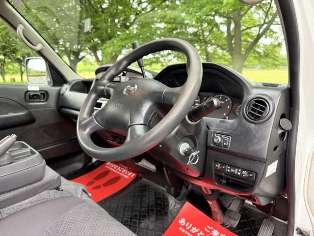 NISSAN CARAVAN van 4WD 2011