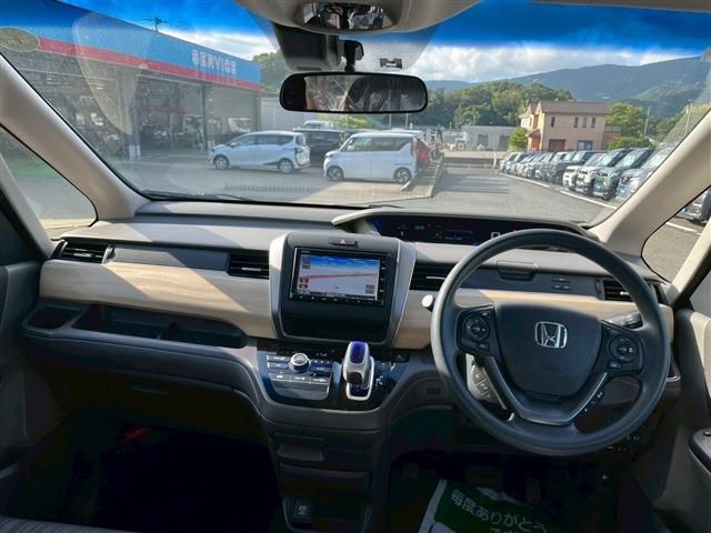 HONDA FREED HYBRID 2019