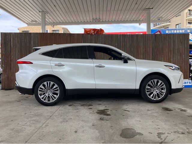 TOYOTA HARRIER 2WD 2024