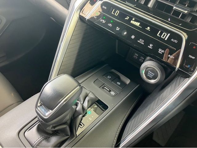 TOYOTA HARRIER 2WD 2024