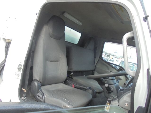 MITSUBISHI CANTER 2018