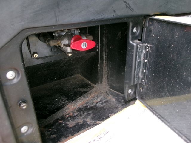 MITSUBISHI FUSOU AERO ACE 2008