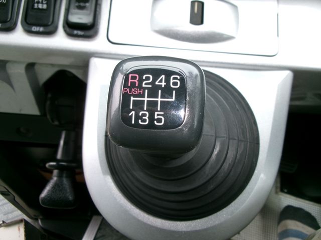 MITSUBISHI FUSOU AERO ACE 2008